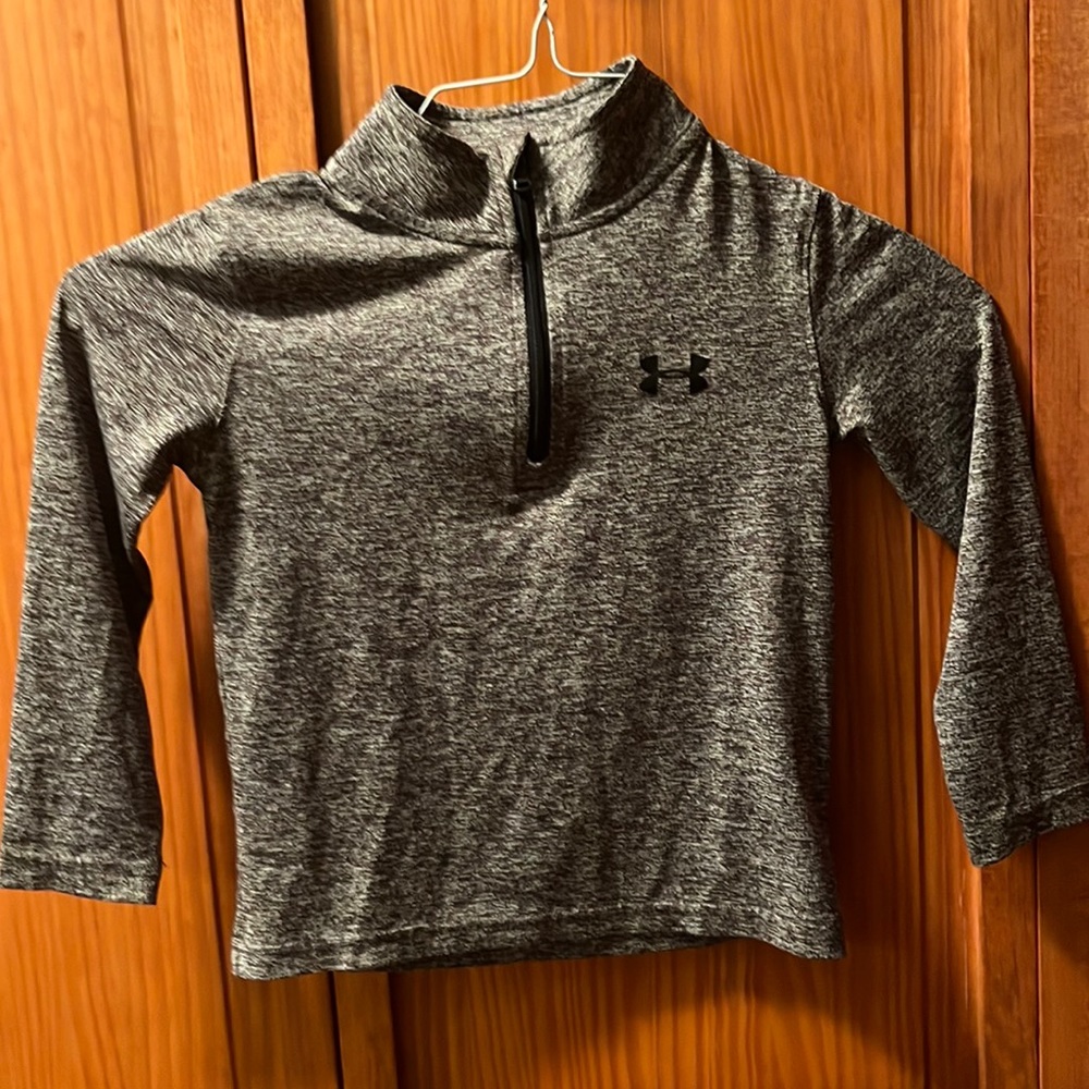 Under Armour top